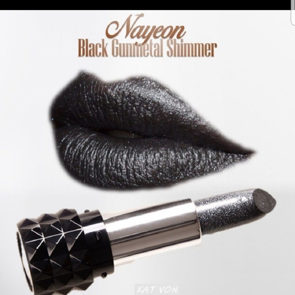 🧚‍♀️NAYEON Kat Von D DISCONTINUED Studded Kiss Lipstick NWOBox